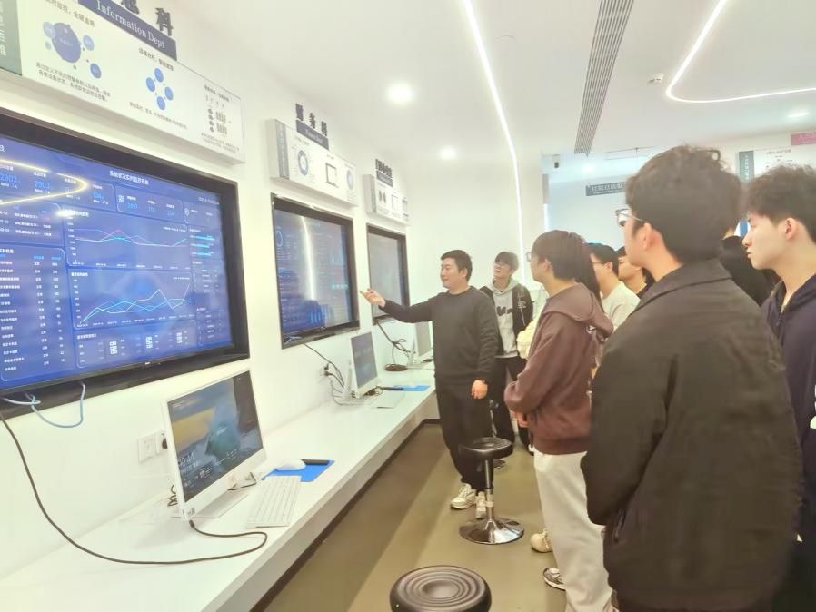 信息工程學(xué)院“就業(yè)能力提升培訓(xùn)班”開班儀式順利舉行，助力學(xué)子在信息科技領(lǐng)域騰飛